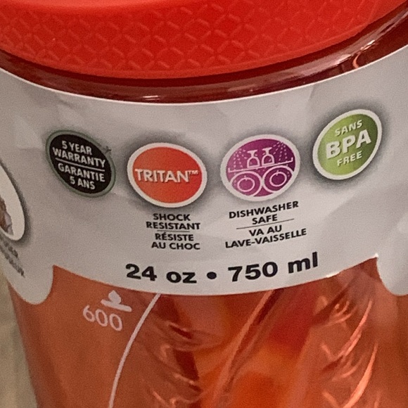 Trudeau Leak Proof 24 0z Water Bottle. - Picture 3 of 5